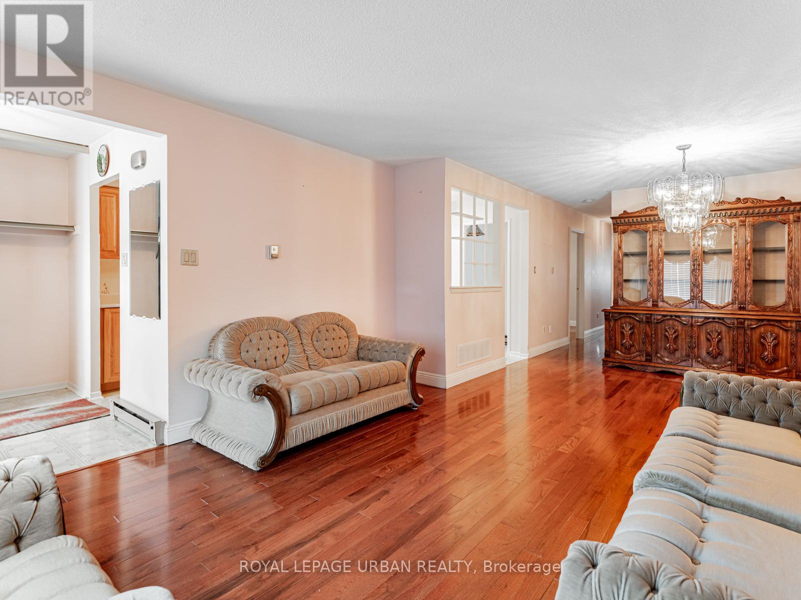 Property at 122 HILDENBORO SQUARE image 5