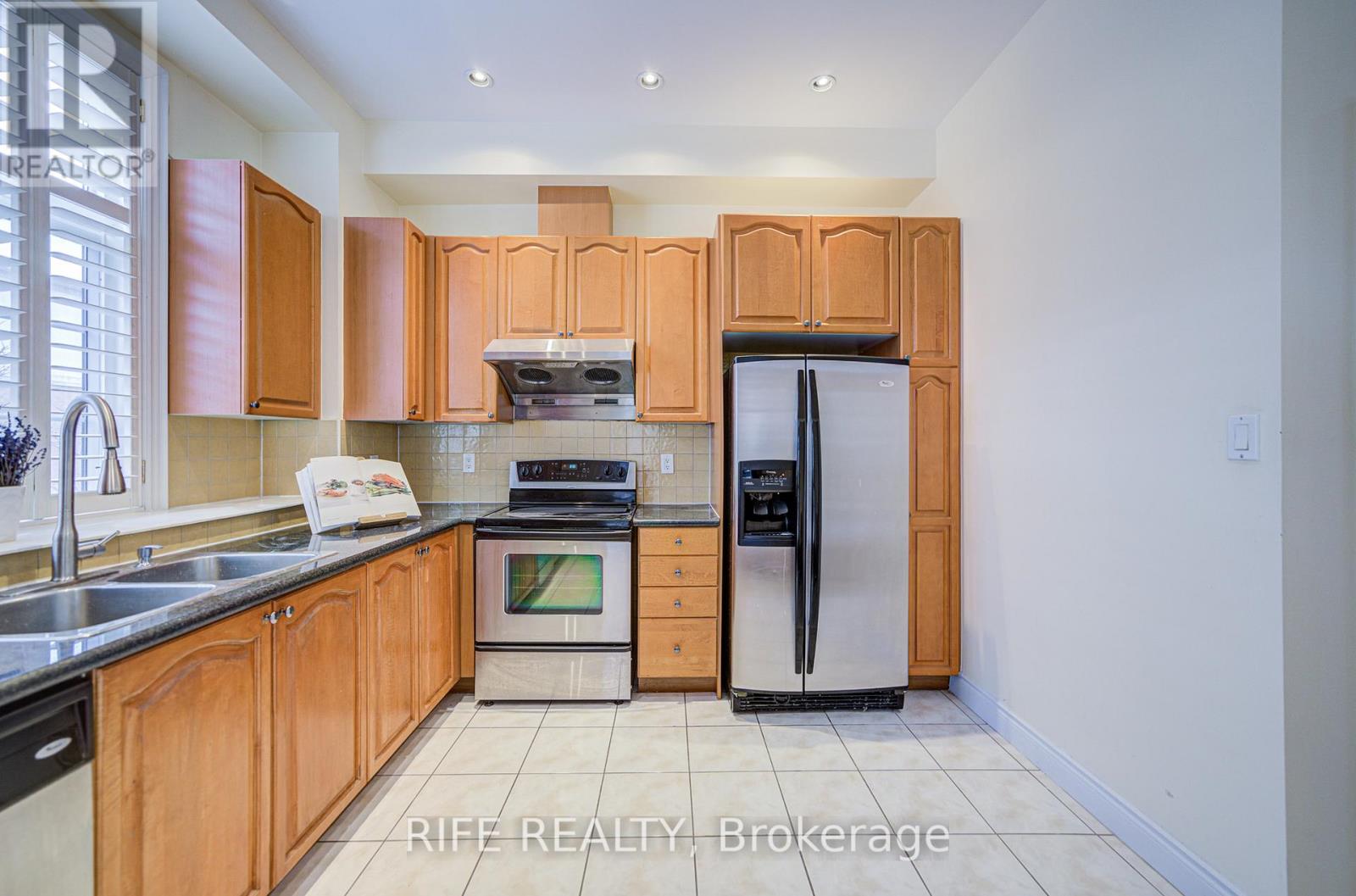 99 Legends Way, Markham, Ontario  L3R 5Z9 - Photo 21 - N12071380
