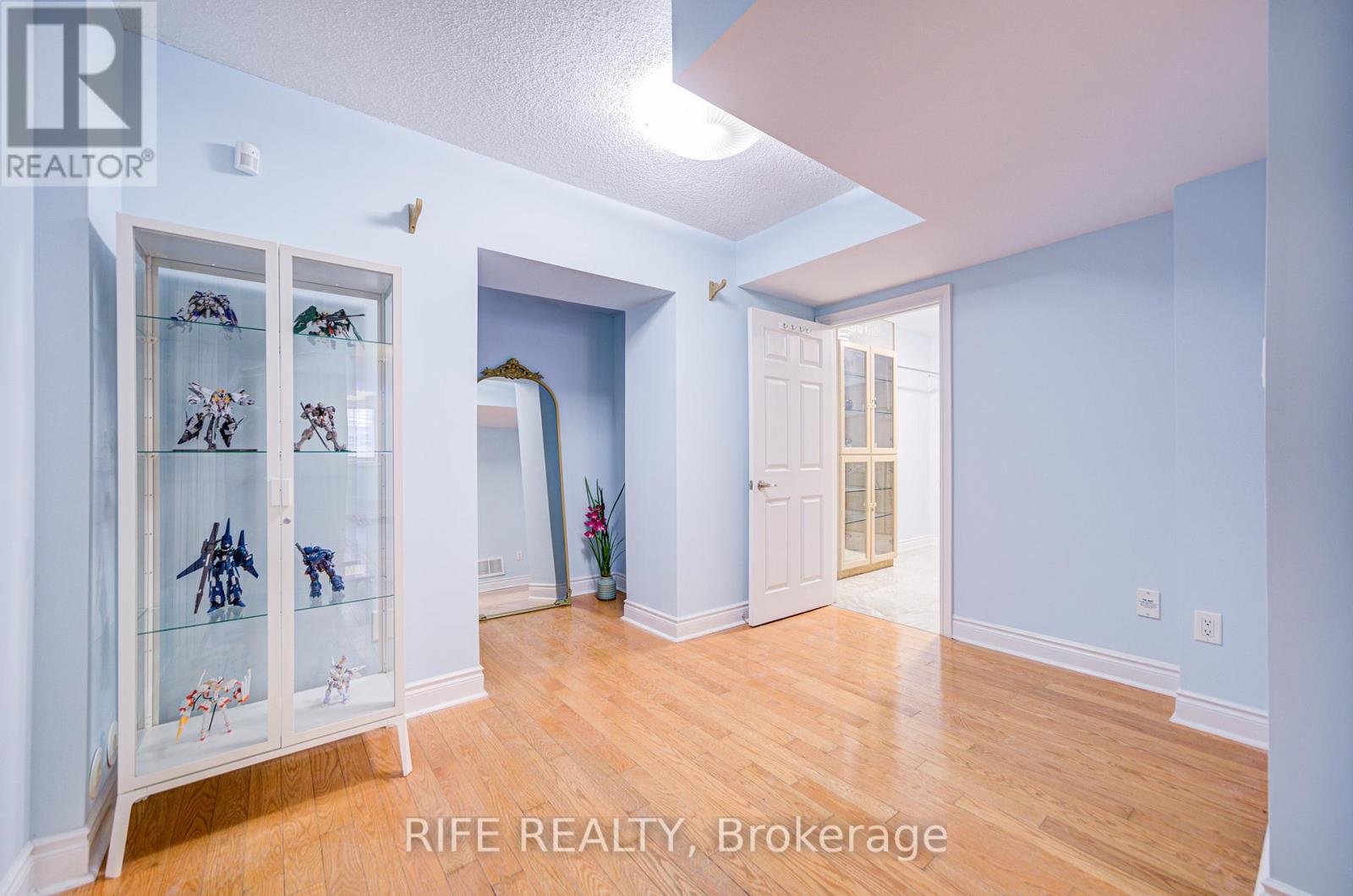 99 Legends Way, Markham, Ontario  L3R 5Z9 - Photo 7 - N12071380