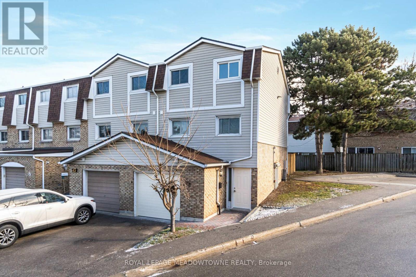 Property at 42 - 11 HARRISFORD STREET image 2