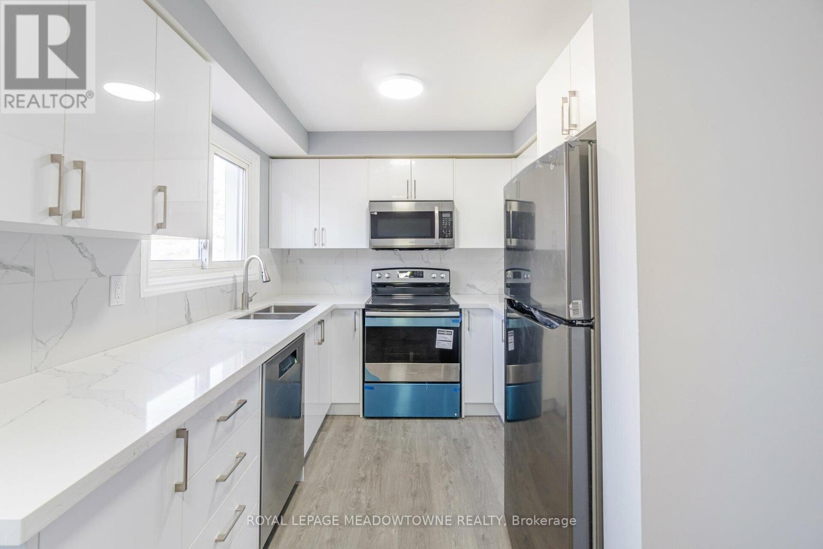 42 - 11 Harrisford Street, Hamilton, Ontario  L8K 6L7 - Photo 20 - X12071367