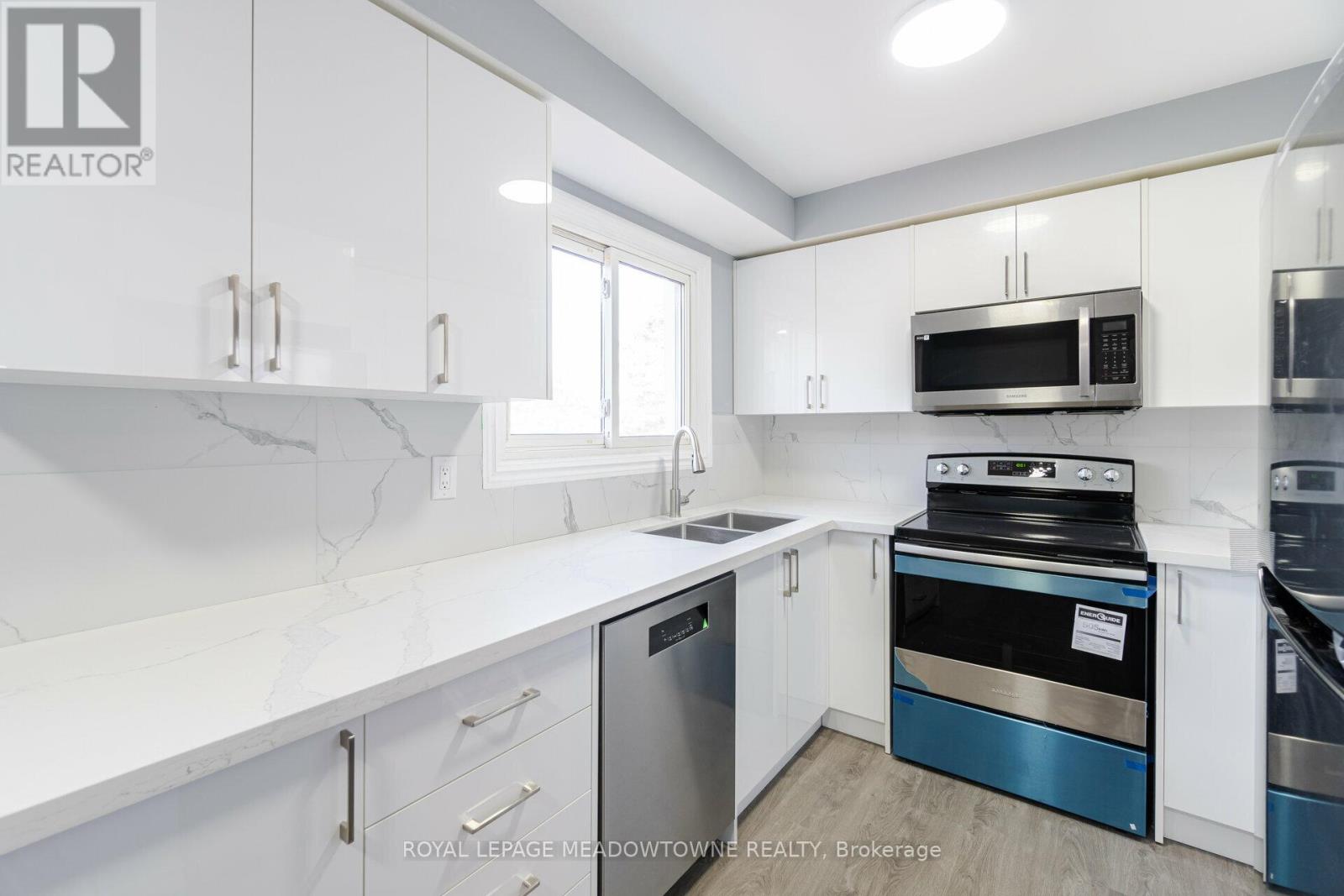 42 - 11 Harrisford Street, Hamilton, Ontario  L8K 6L7 - Photo 21 - X12071367
