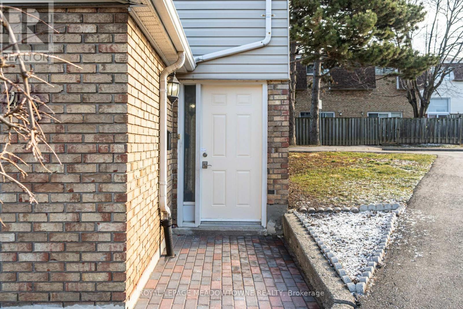 Property at 42 - 11 HARRISFORD STREET image 3