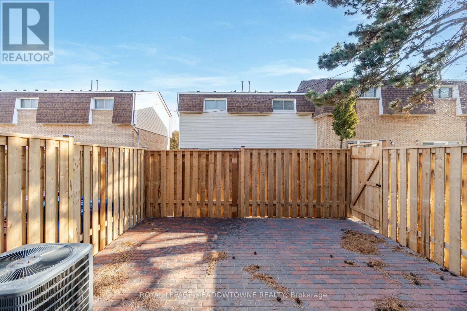 42 - 11 Harrisford Street, Hamilton, Ontario  L8K 6L7 - Photo 44 - X12071367