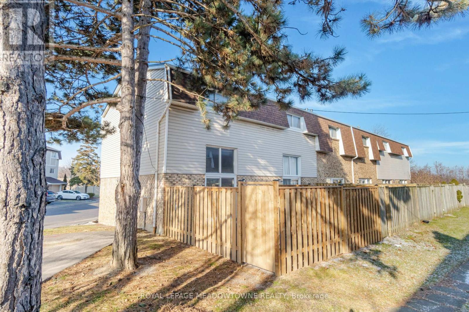 42 - 11 Harrisford Street, Hamilton, Ontario  L8K 6L7 - Photo 47 - X12071367