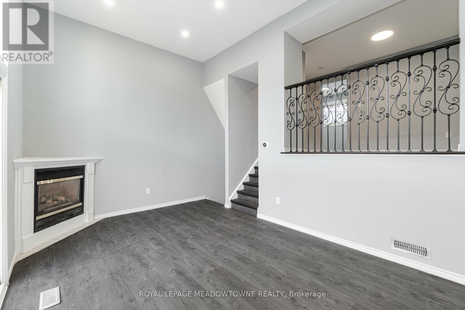 42 - 11 Harrisford Street, Hamilton, Ontario  L8K 6L7 - Photo 7 - X12071367