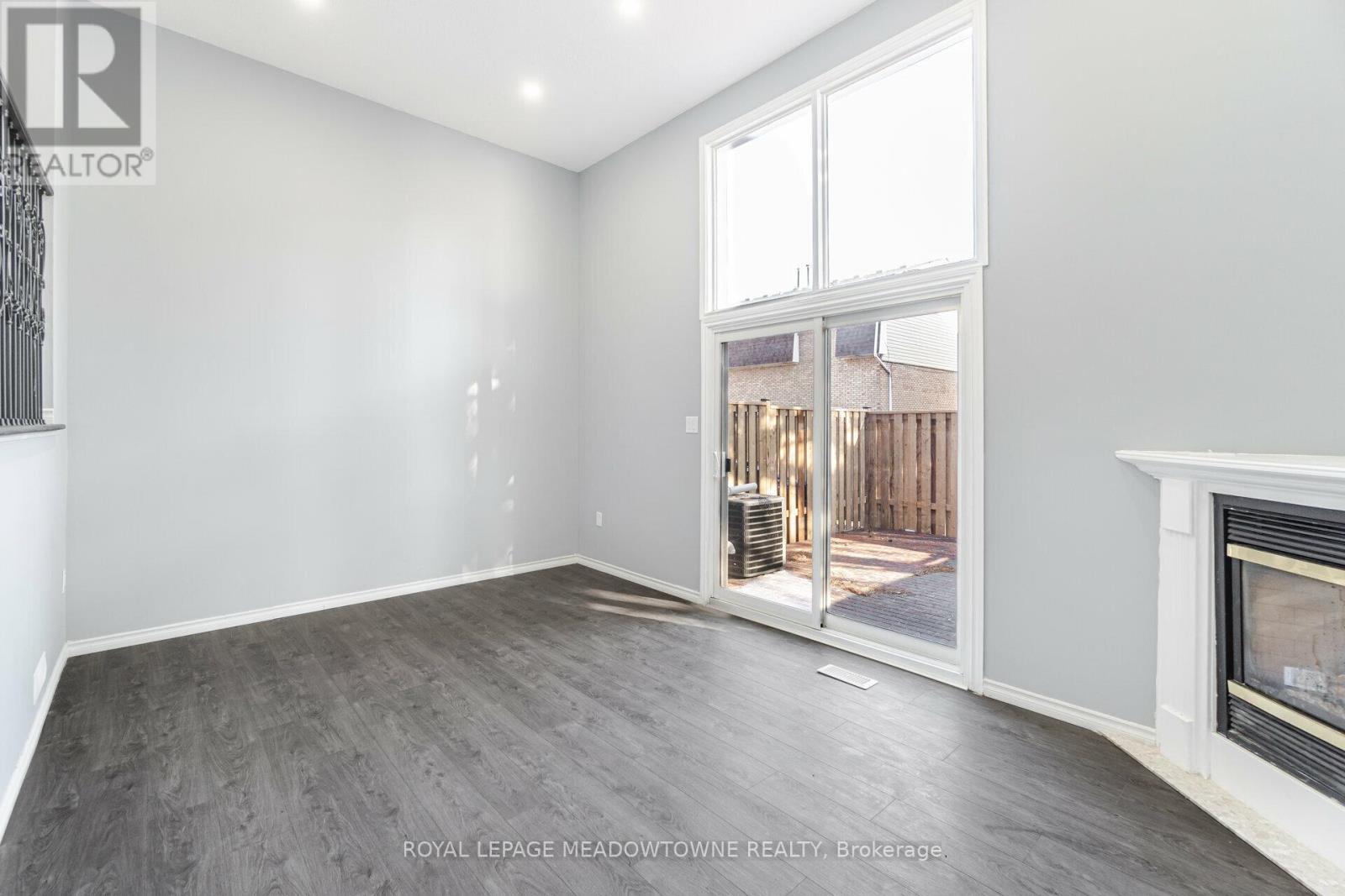 42 - 11 Harrisford Street, Hamilton, Ontario  L8K 6L7 - Photo 8 - X12071367