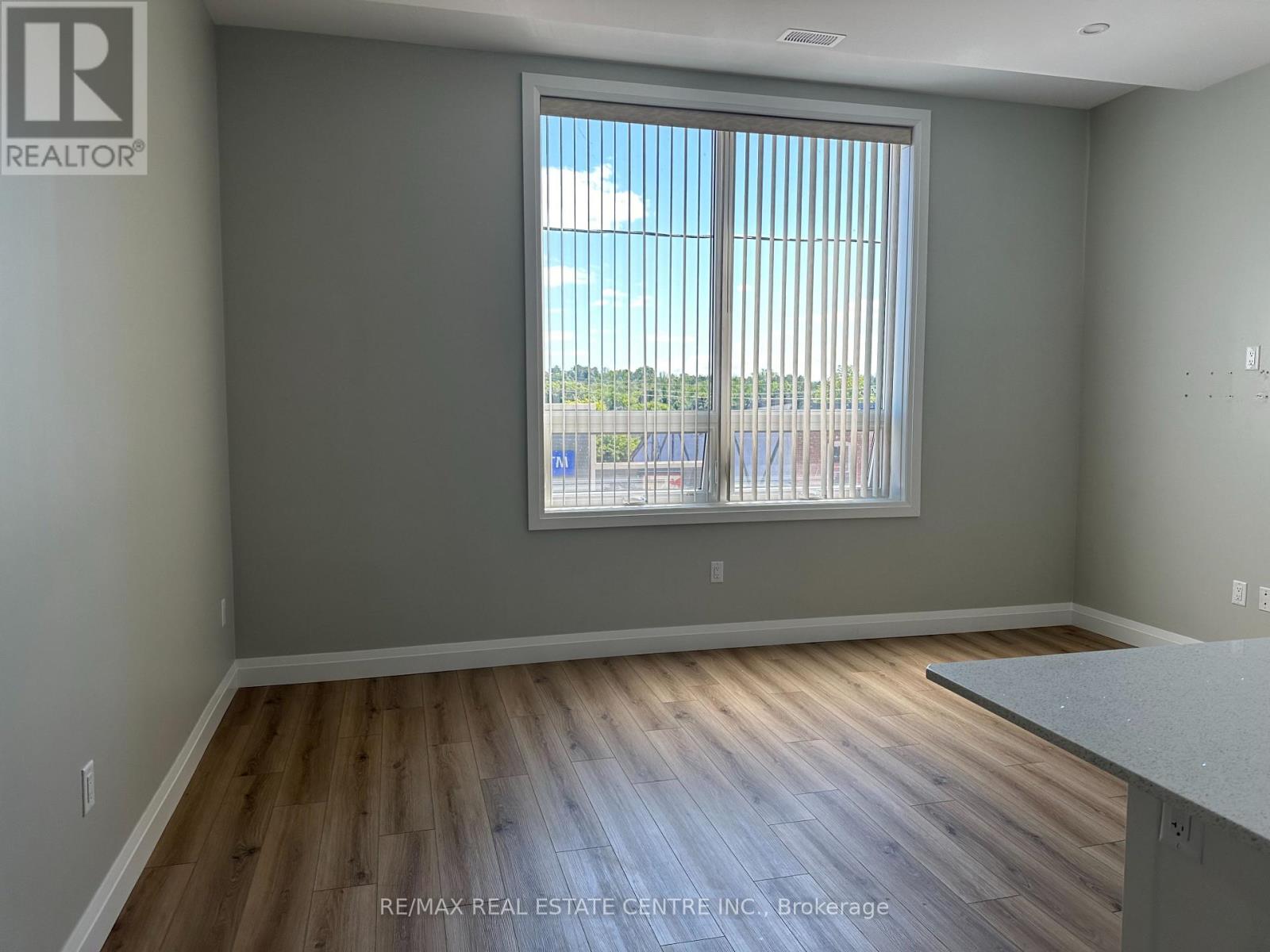 2 - 8 Main Street S, East Luther Grand Valley, Ontario  L9W 5S6 - Photo 2 - X12071392