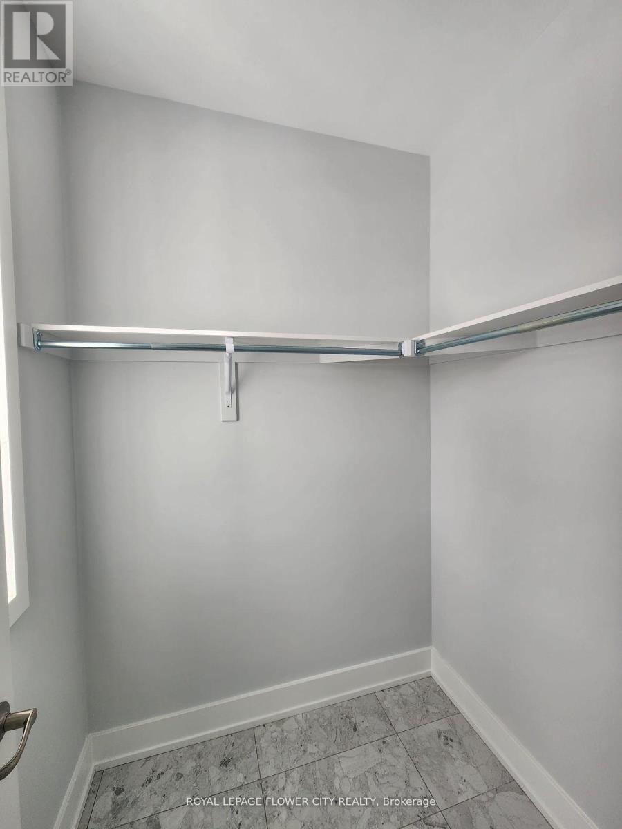 726 Rouncey Road, Ottawa, Ontario  K2S 1B6 - Photo 8 - X12071426