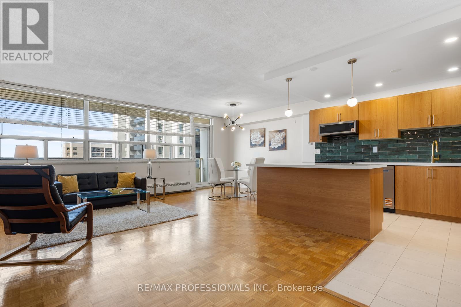 2107 - 360 Ridelle Avenue, Toronto, Ontario  M6B 1K1 - Photo 2 - W12062336