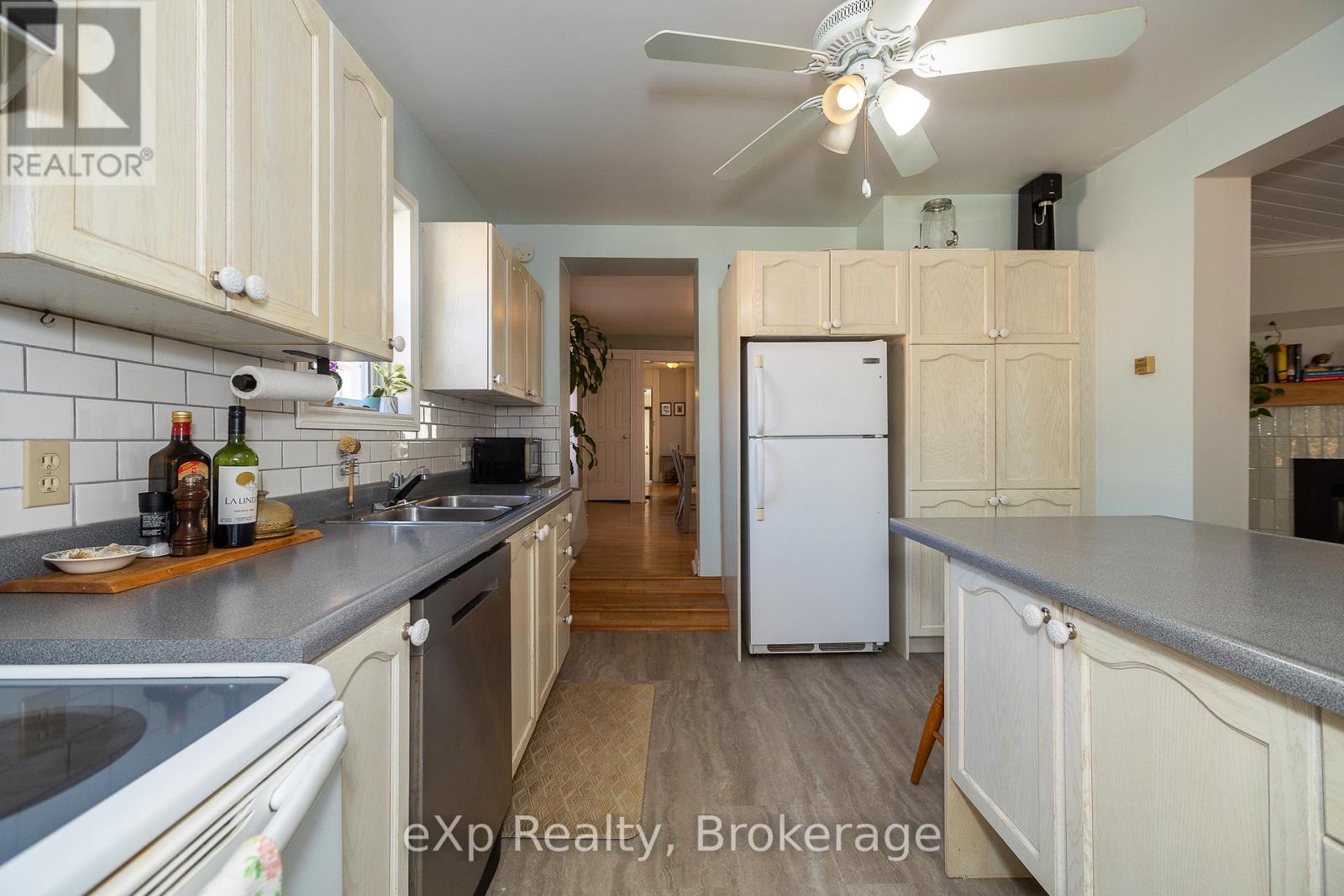 780 5th Avenue E, Owen Sound, Ontario  N4K 2R6 - Photo 10 - X12071456