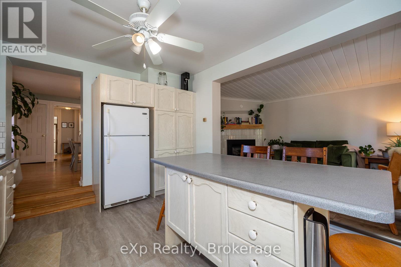 780 5th Avenue E, Owen Sound, Ontario  N4K 2R6 - Photo 11 - X12071456