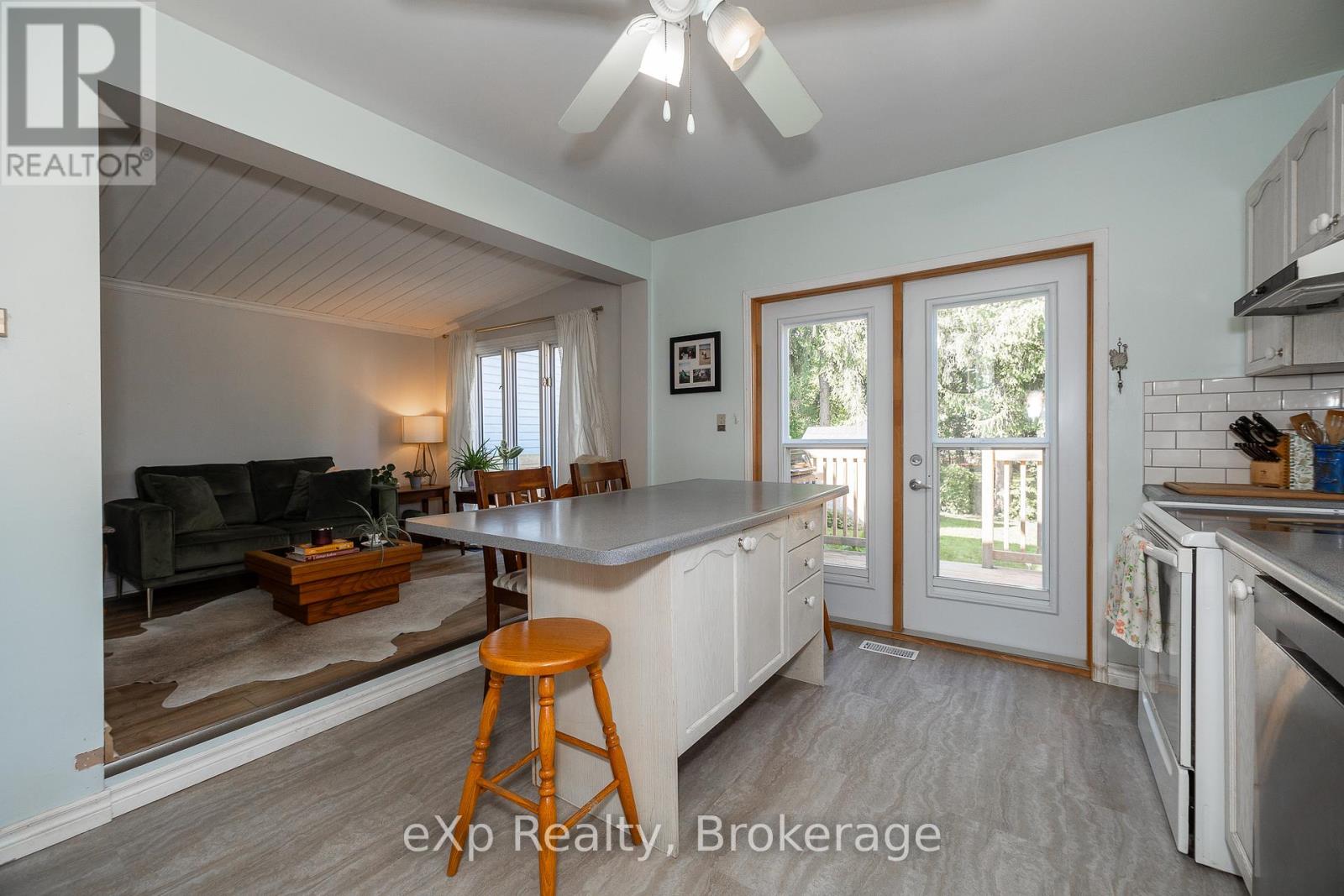 780 5th Avenue E, Owen Sound, Ontario  N4K 2R6 - Photo 12 - X12071456
