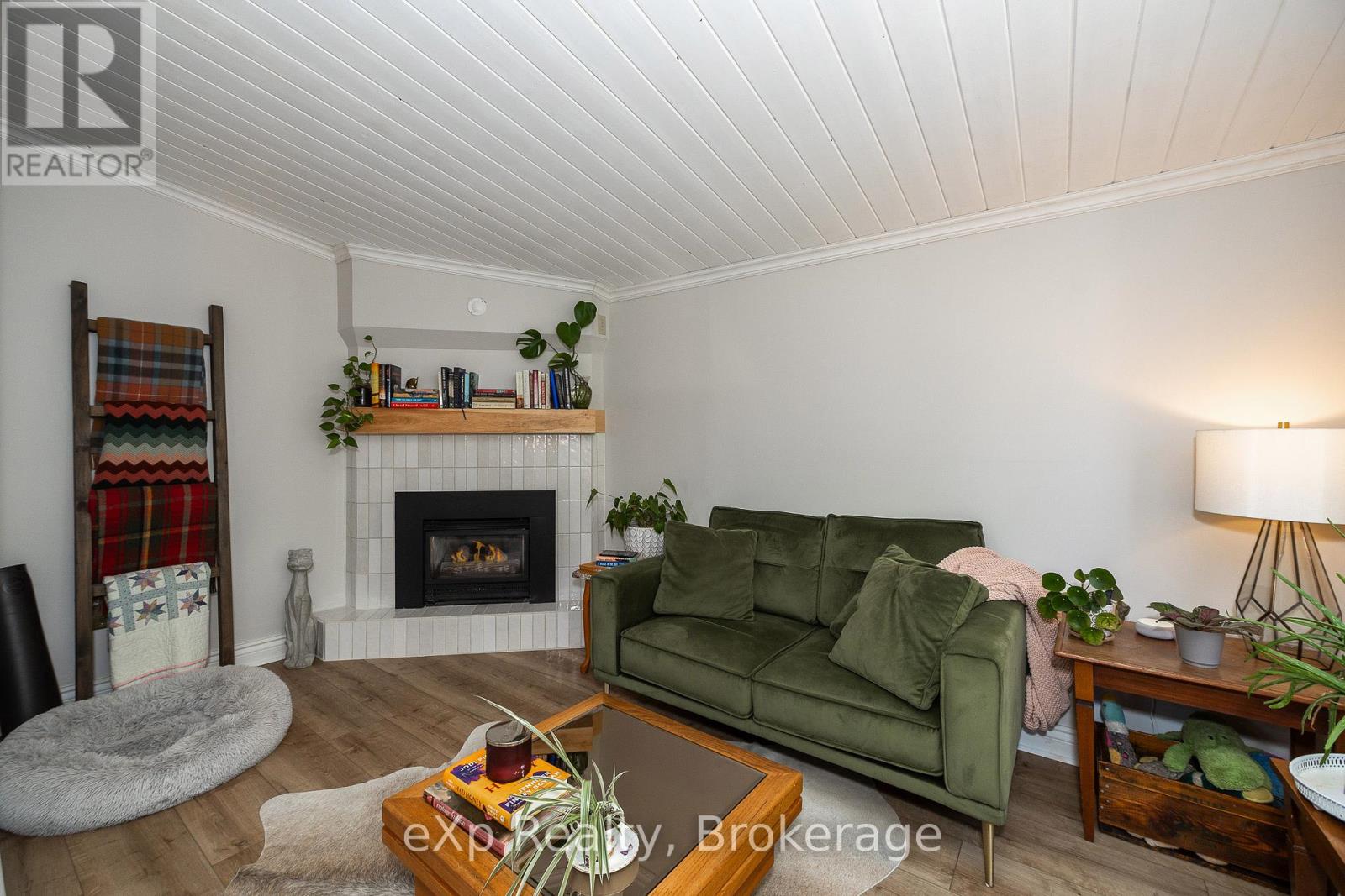 780 5th Avenue E, Owen Sound, Ontario  N4K 2R6 - Photo 17 - X12071456