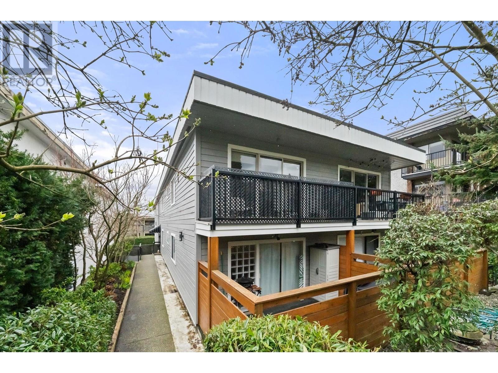 8 137 E 5TH STREET, north vancouver, British Columbia