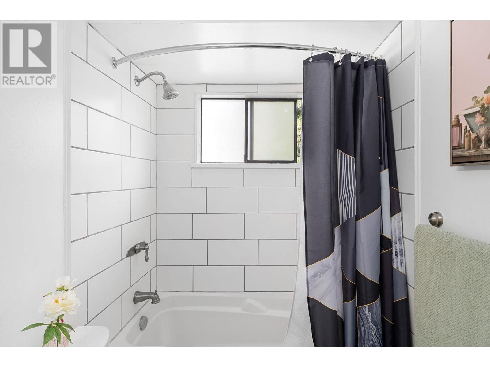 8 137 E 5th Street, North Vancouver, British Columbia  V7L 1L3 - Photo 18 - R2988220