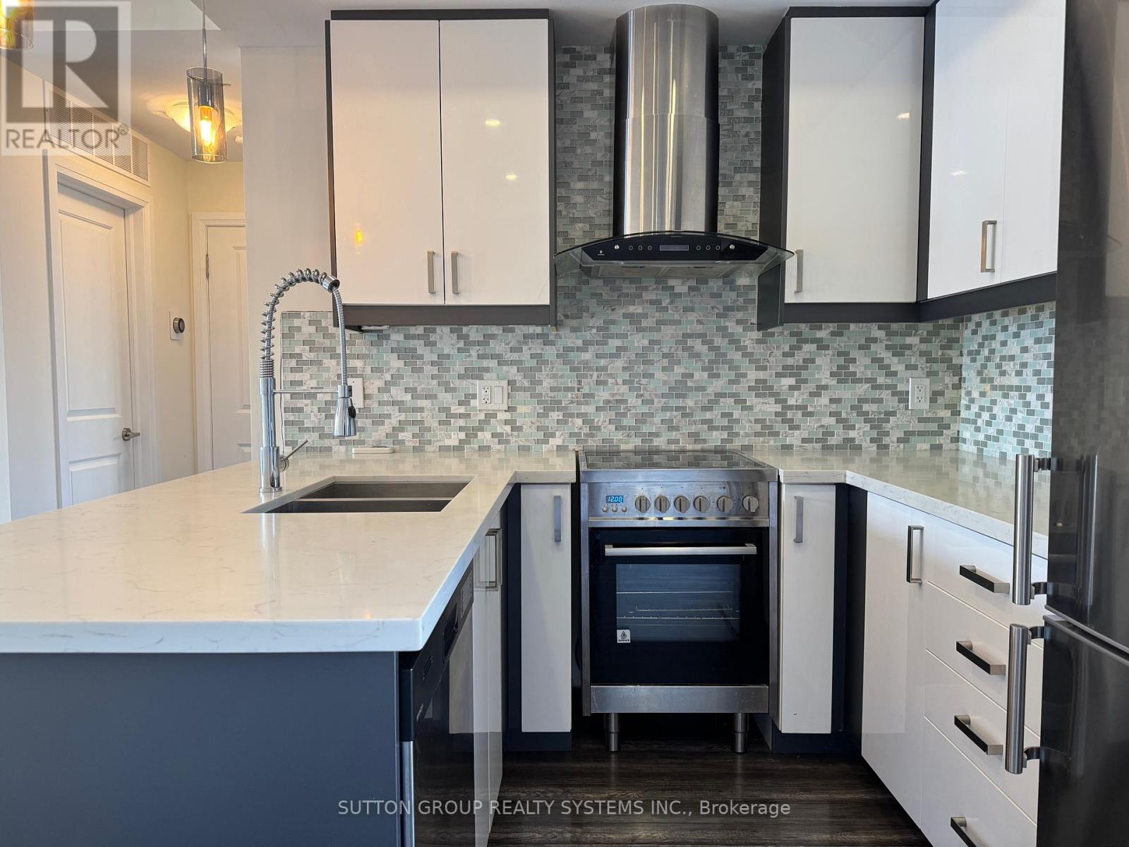 2 - 3071 Cawthra Road, Mississauga, Ontario  L5A 2X4 - Photo 8 - W12071507