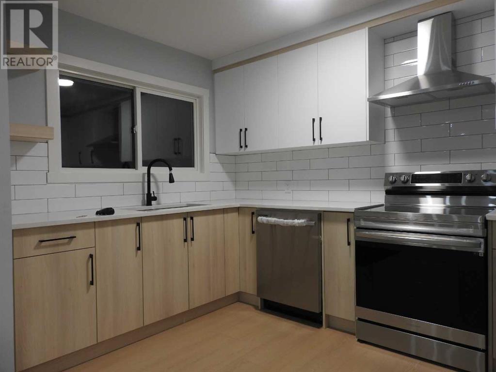 Property at 3305 44A Avenue image 2