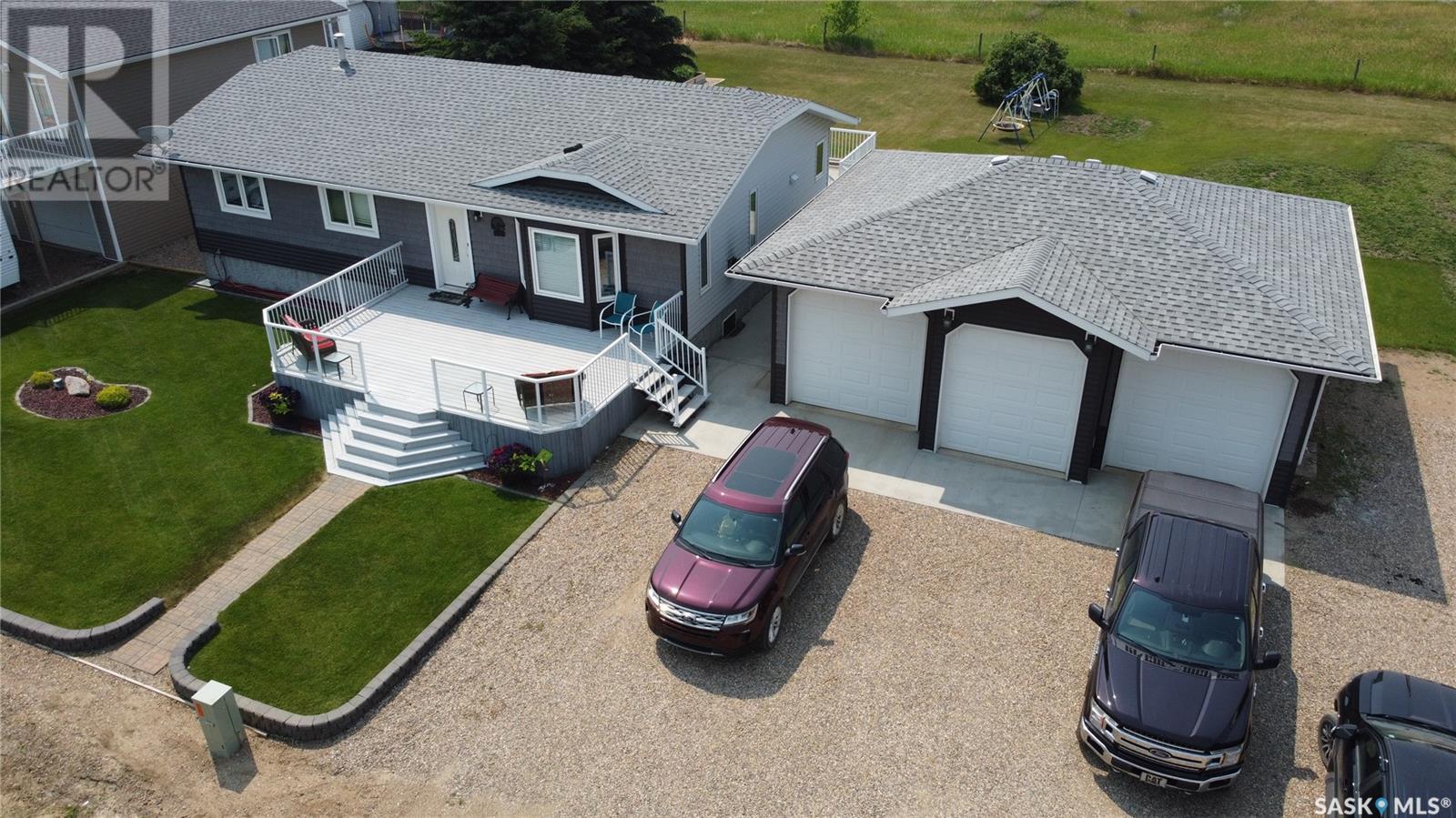 Property at 415 2nd AVENUE N image 2
