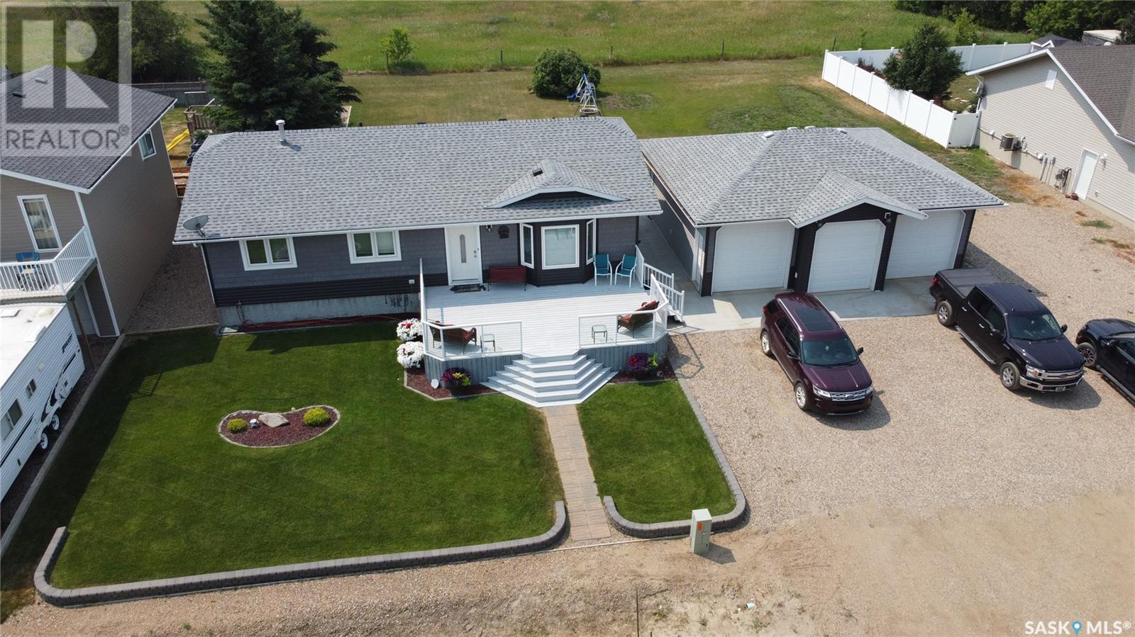 Property at 415 2nd AVENUE N image 5