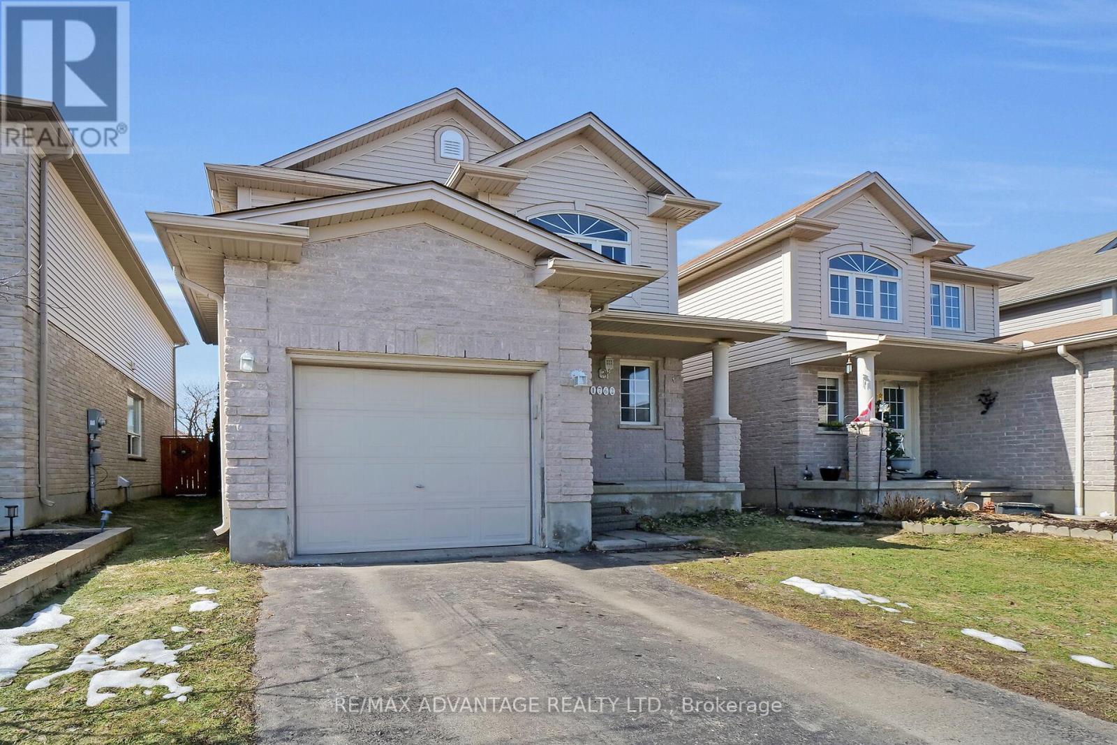 Photo 3 of 21 for 1762 Mickleborough Drive