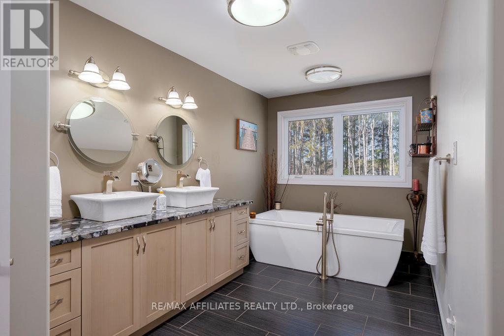 2284 Summerside Drive, Ottawa, Ontario  K4M 1B4 - Photo 25 - X12071606