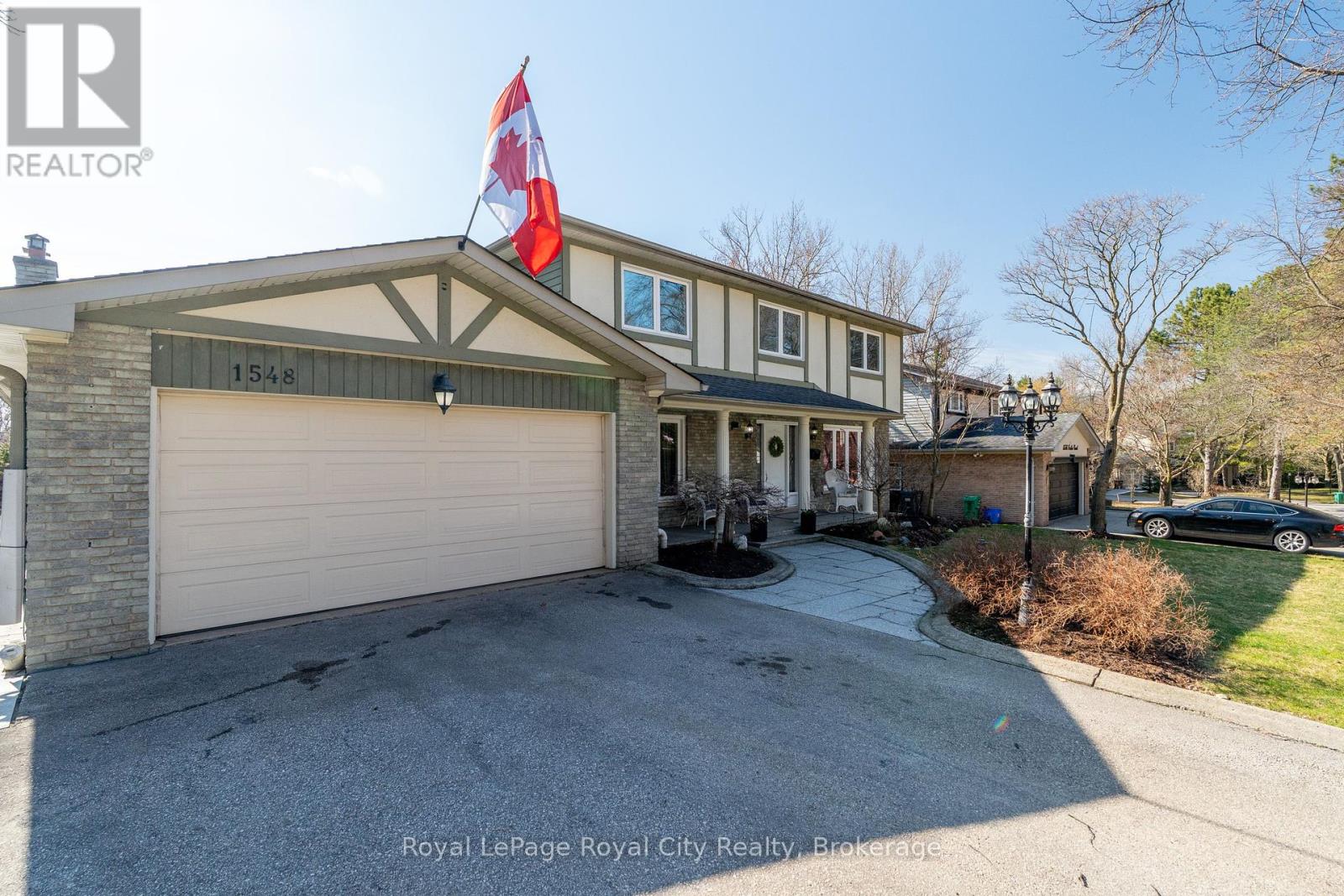 1548 Troika Court, Mississauga, Ontario  L5J 4C4 - Photo 2 - W12071706