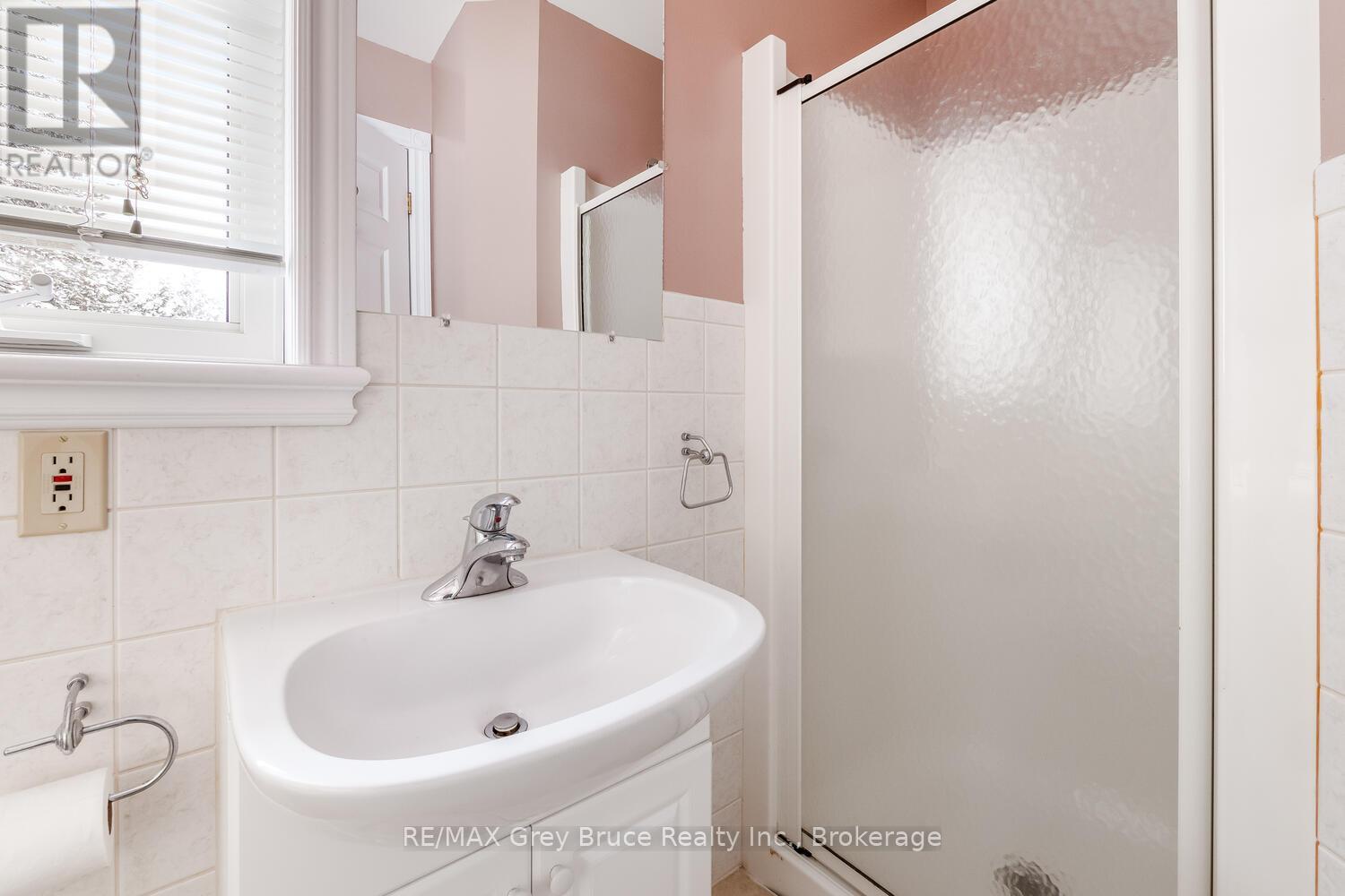109 Alexandria St Street, Georgian Bluffs, Ontario  N0H 1S0 - Photo 10 - X11940179