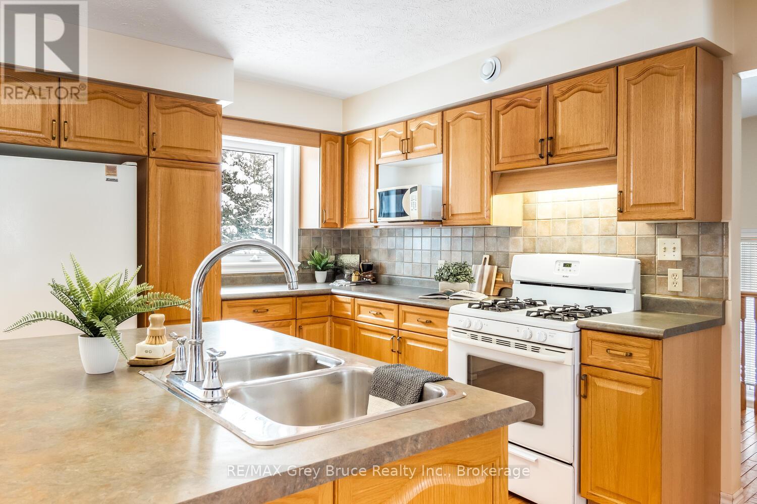 109 Alexandria St Street, Georgian Bluffs, Ontario  N0H 1S0 - Photo 17 - X11940179