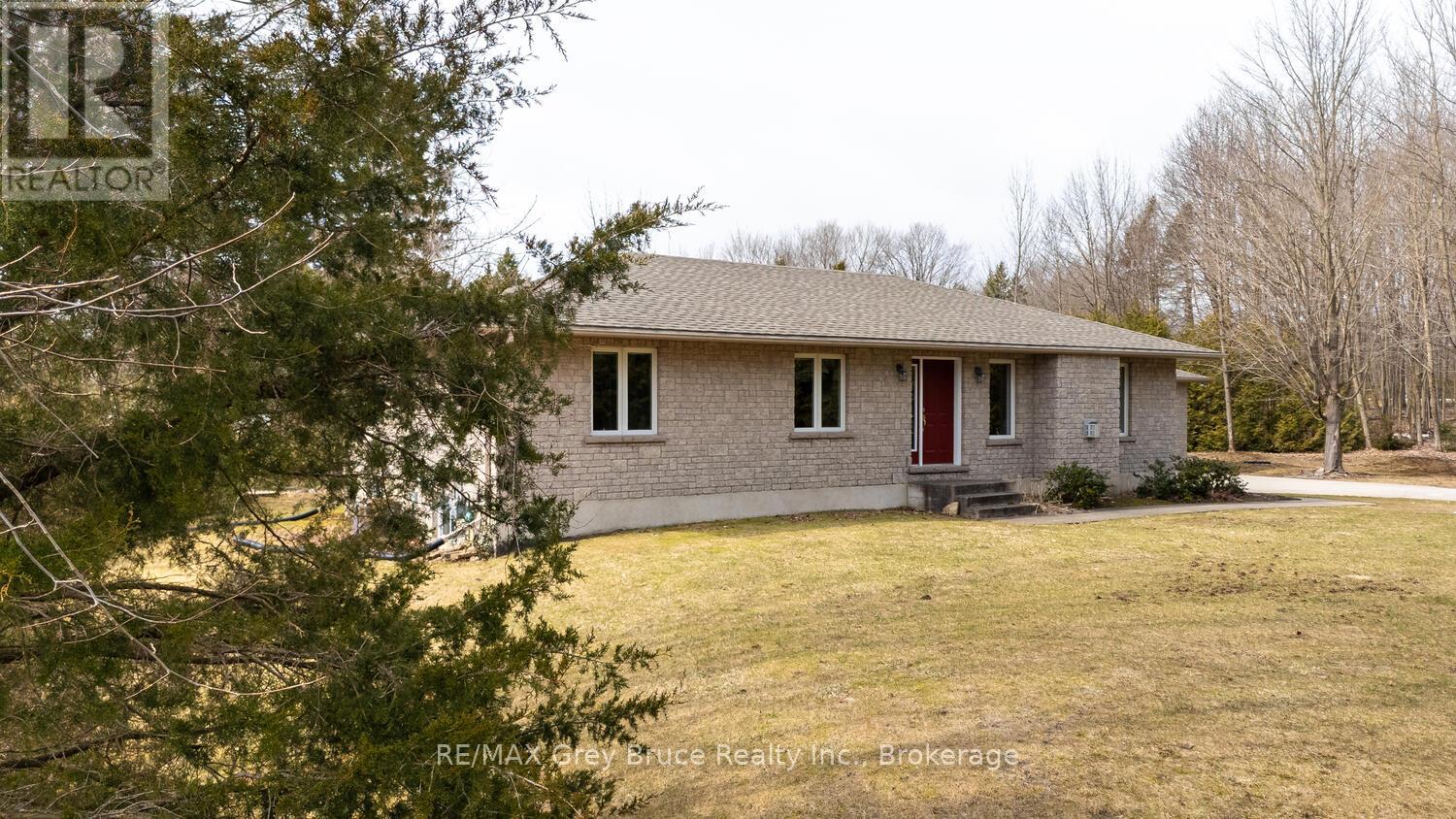 109 Alexandria St Street, Georgian Bluffs, Ontario  N0H 1S0 - Photo 2 - X11940179