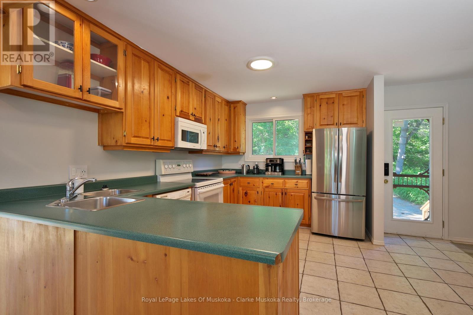 800 Haskett's Drive, Georgian Bay, Ontario  L0K 1S0 - Photo 10 - X12071651