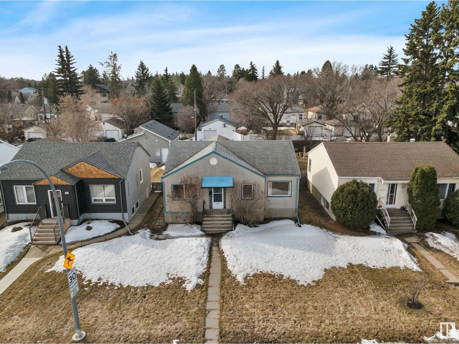 Property at 10653 62 AV NW image 2