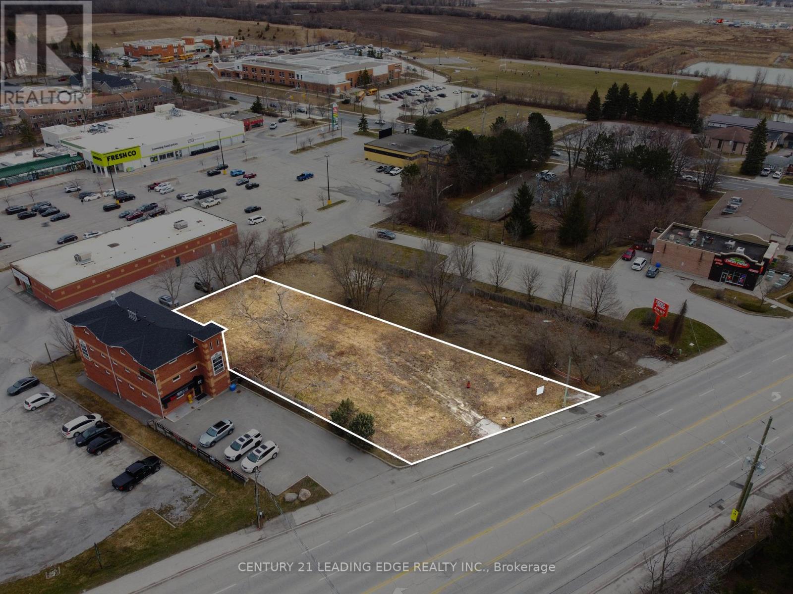 451 The Queensway S, Georgina, Ontario  L4P 2C9 - Photo 2 - N12071561