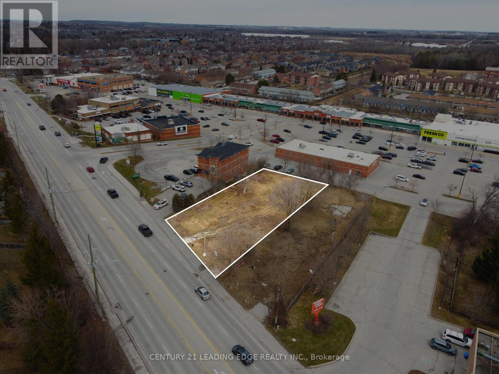 451 The Queensway S, Georgina, Ontario  L4P 2C9 - Photo 7 - N12071561