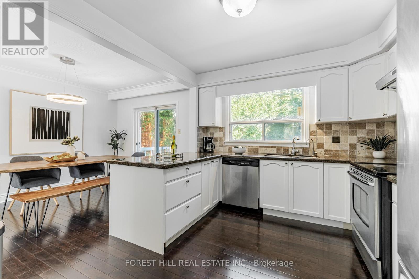 4 Dalmeny Road, Markham, Ontario  L3T 1L9 - Photo 13 - N12071692