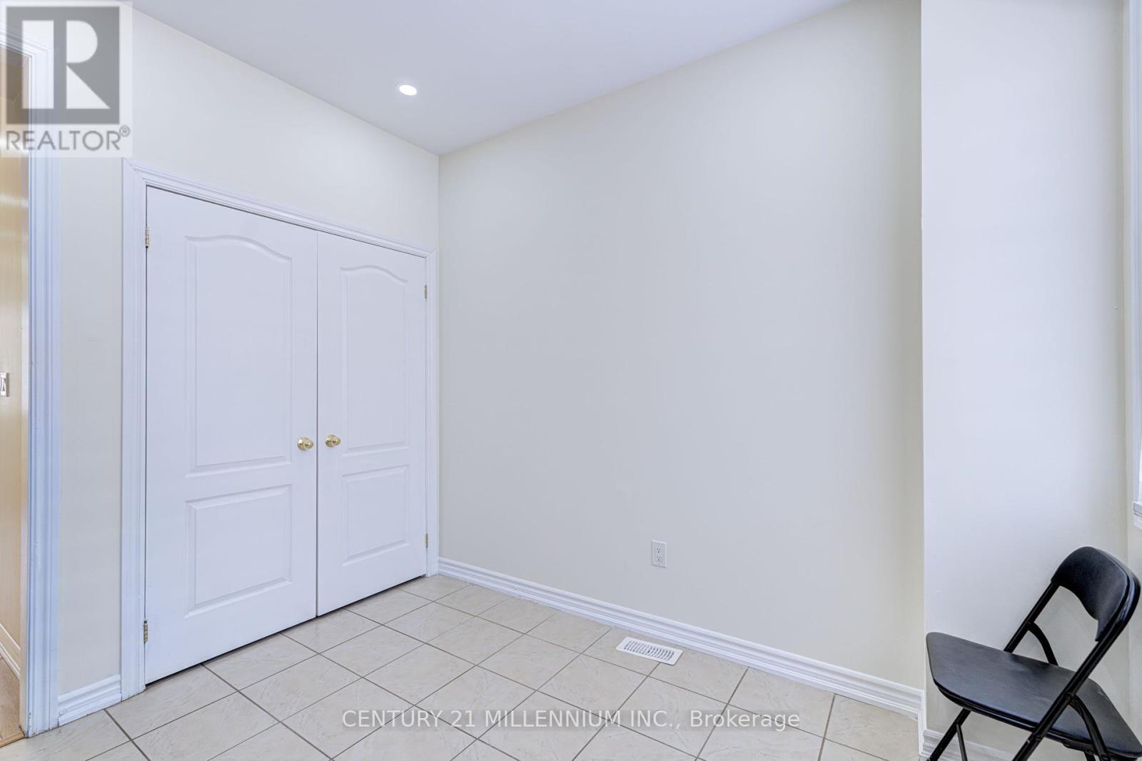 3 Hobart Gardens, Brampton, Ontario  L6X 0J1 - Photo 14 - W12071621