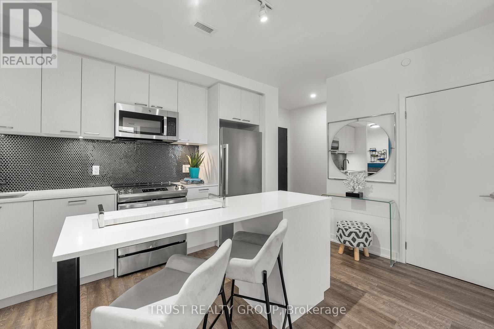 1102 - 1808 St. Clair Avenue W, Toronto, Ontario  M6N 0C1 - Photo 6 - W12071635