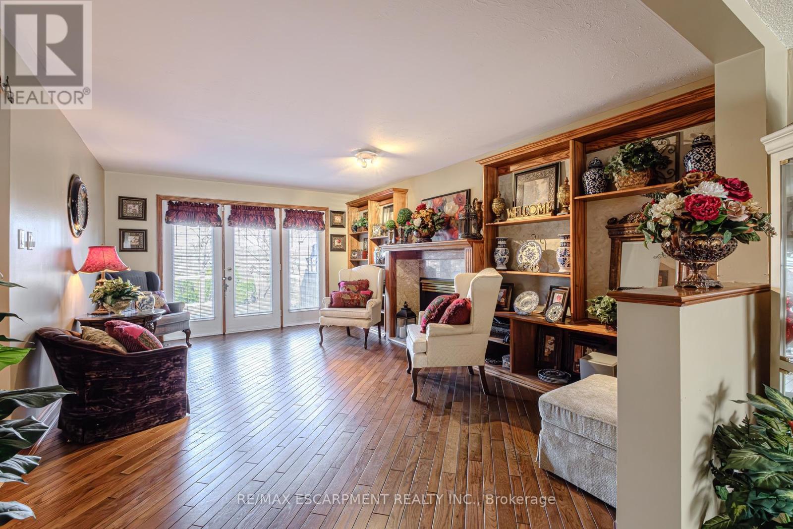 136 Country Club Drive, Hamilton, Ontario  L8K 5W2 - Photo 11 - X12071592