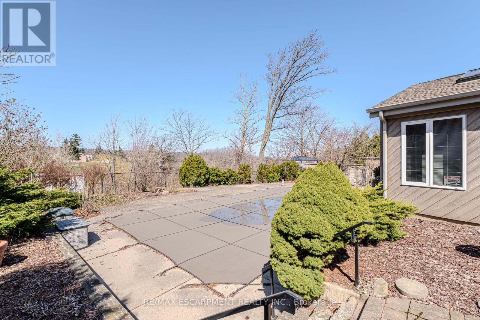 136 Country Club Drive, Hamilton, Ontario  L8K 5W2 - Photo 42 - X12071592