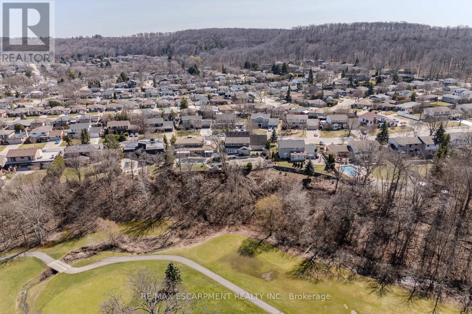 136 Country Club Drive, Hamilton, Ontario  L8K 5W2 - Photo 46 - X12071592