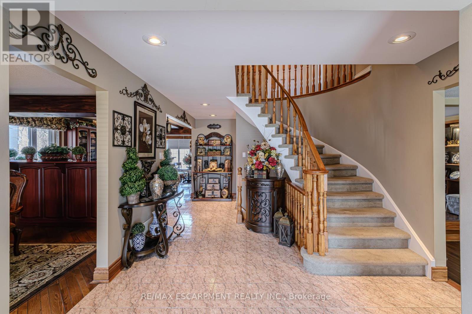 136 Country Club Drive, Hamilton, Ontario  L8K 5W2 - Photo 8 - X12071592