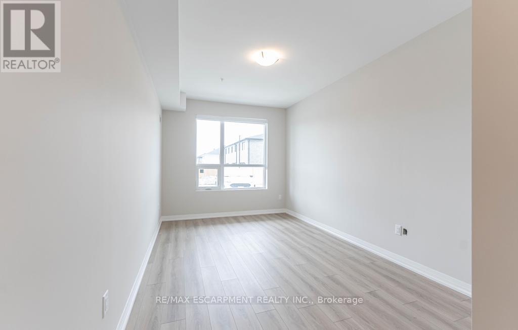 106 - 120 Springvalley Crescent, Hamilton, Ontario  L9C 0E4 - Photo 10 - X12071672