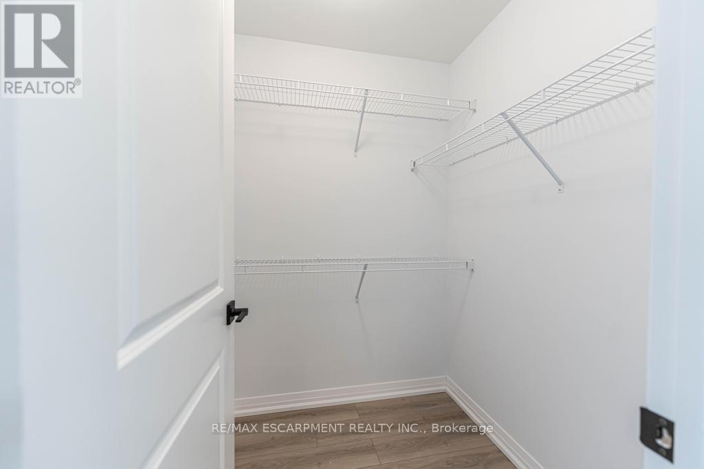 106 - 120 Springvalley Crescent, Hamilton, Ontario  L9C 0E4 - Photo 11 - X12071672