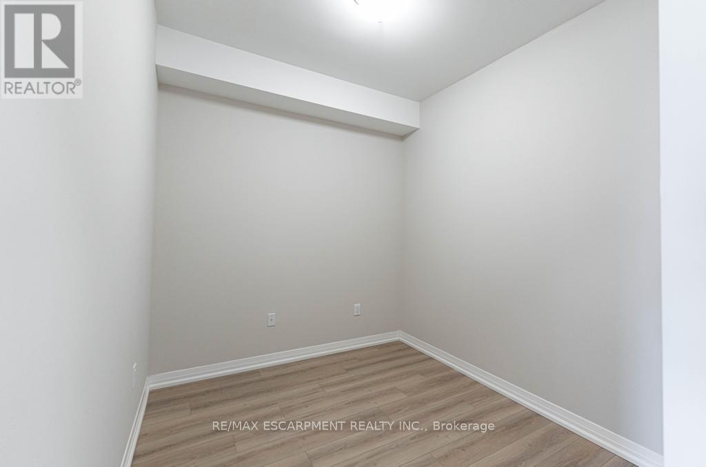 106 - 120 Springvalley Crescent, Hamilton, Ontario  L9C 0E4 - Photo 12 - X12071672