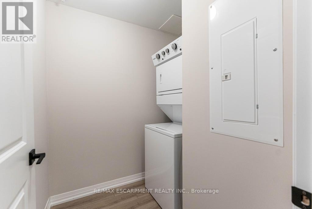 106 - 120 Springvalley Crescent, Hamilton, Ontario  L9C 0E4 - Photo 13 - X12071672