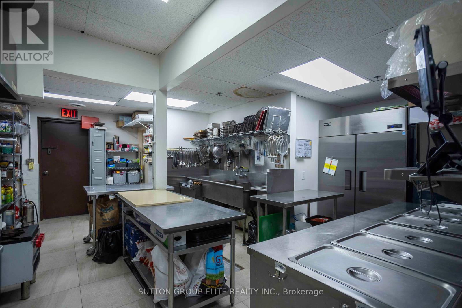 6 - 4801 Steeles Avenue W, Toronto, Ontario  M9L 2W1 - Photo 10 - W12071679
