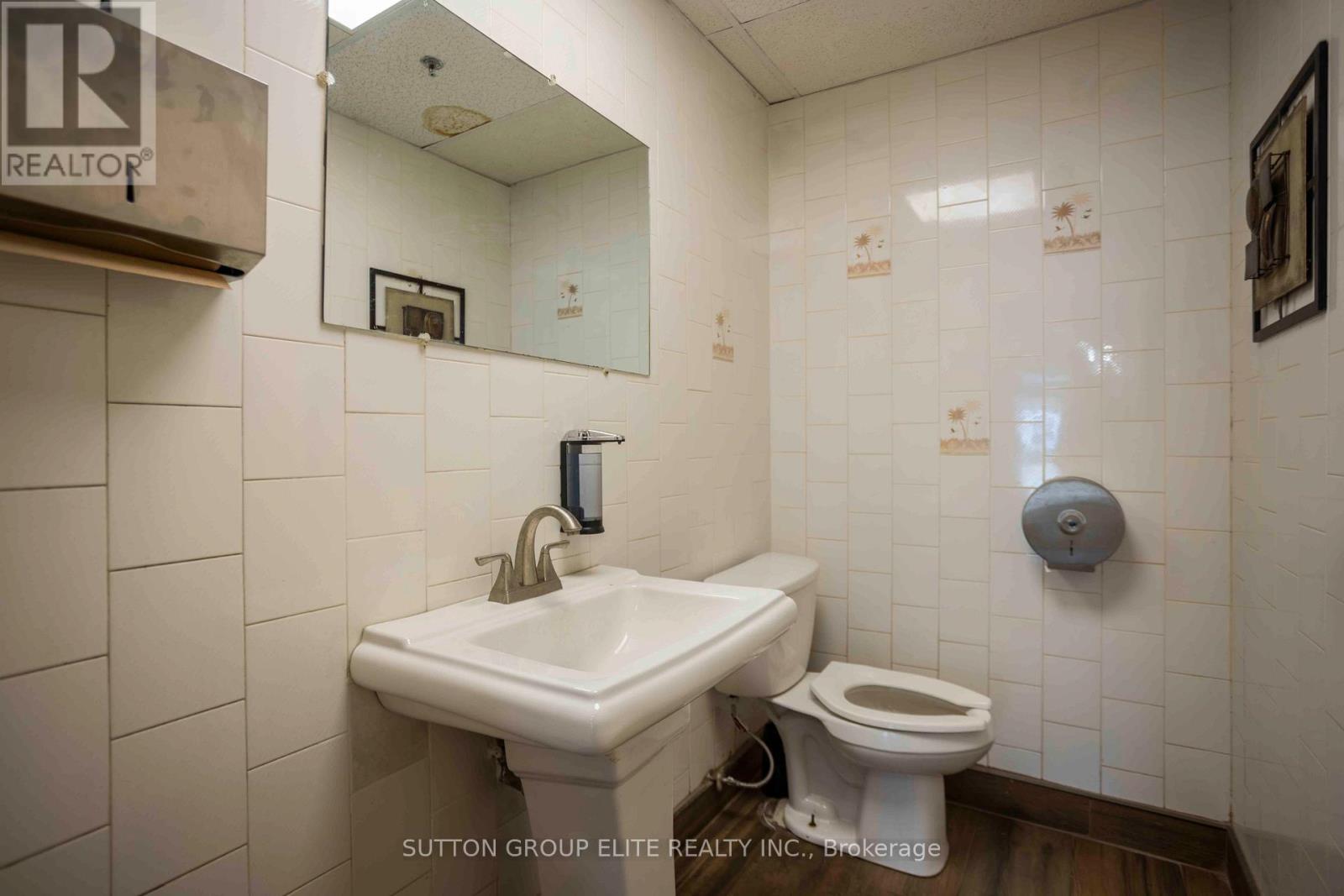 6 - 4801 Steeles Avenue W, Toronto, Ontario  M9L 2W1 - Photo 21 - W12071679