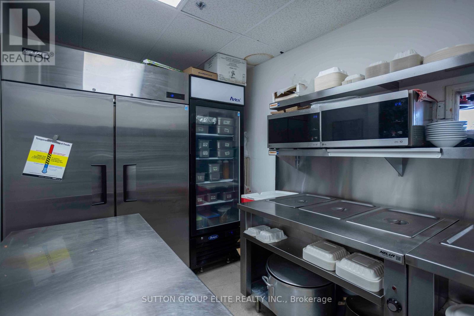 6 - 4801 Steeles Avenue W, Toronto, Ontario  M9L 2W1 - Photo 8 - W12071679
