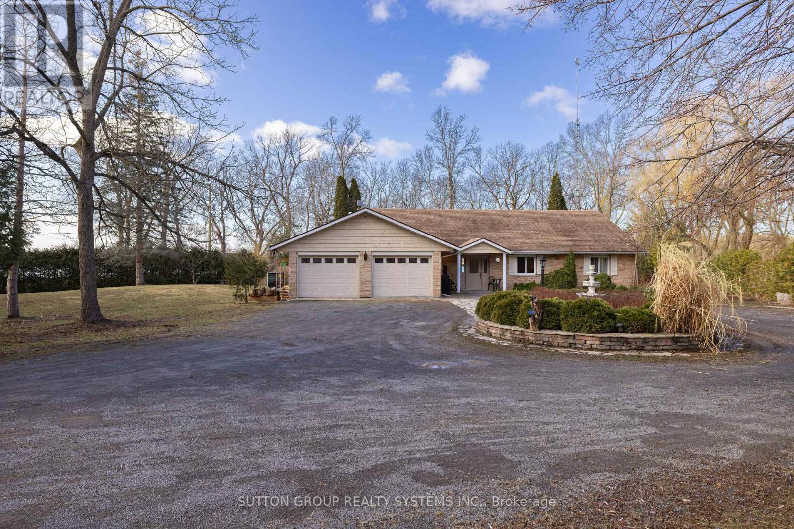 31 Chisamore Pt Road, Front Of Leeds & Seeleys Bay, Ontario  K7G 2V4 - Photo 3 - X12056994