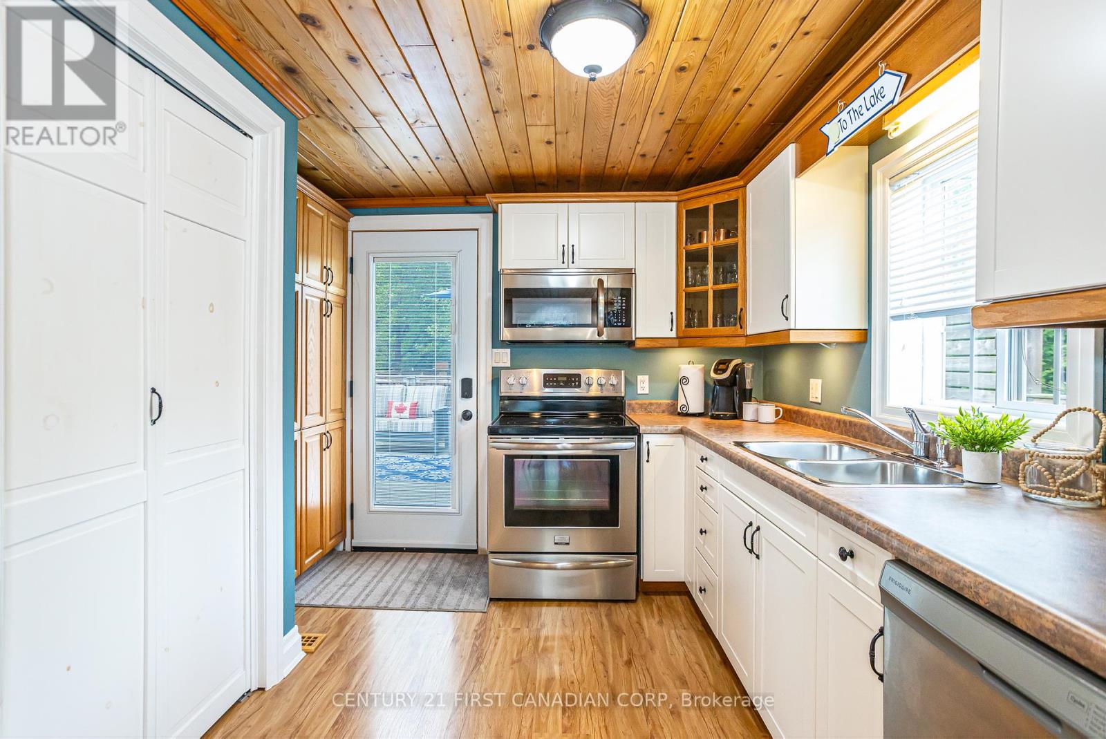 33822 Darryl Court, Bluewater (Hay), Ontario  N0M 2T0 - Photo 16 - X12071815